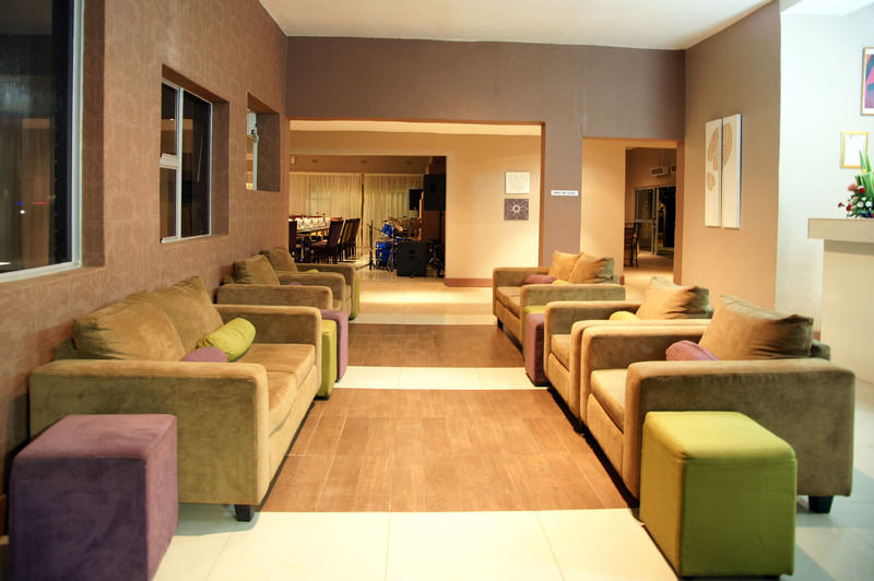 Kadoma Hotel & Conference Centre Exteriör bild